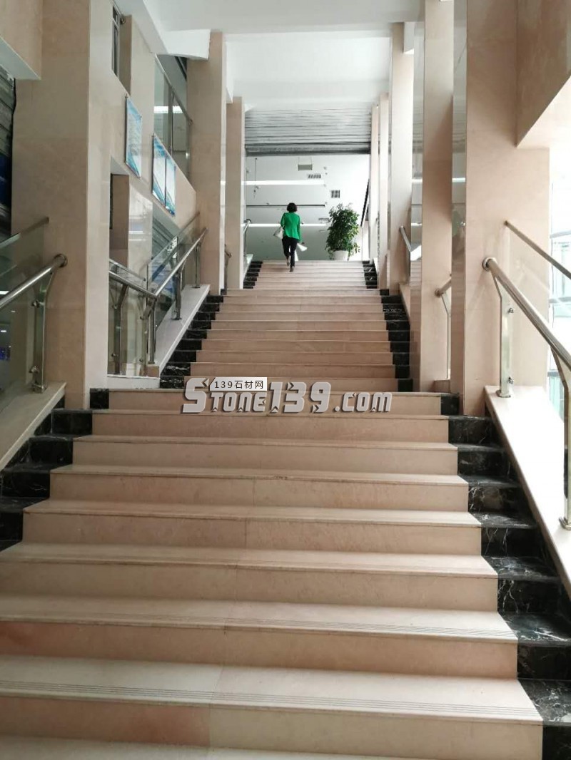 巨鼎實(shí)業(yè)米黃大理石裝飾案例