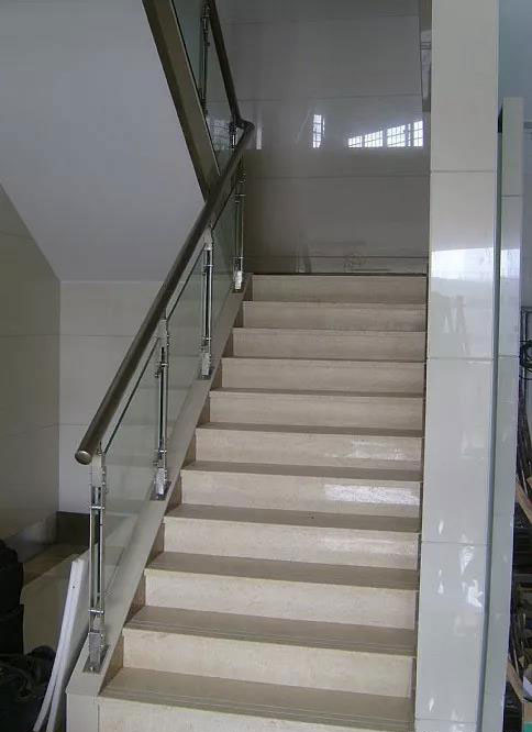 鋼結構樓梯上鋪大理石的步驟圖