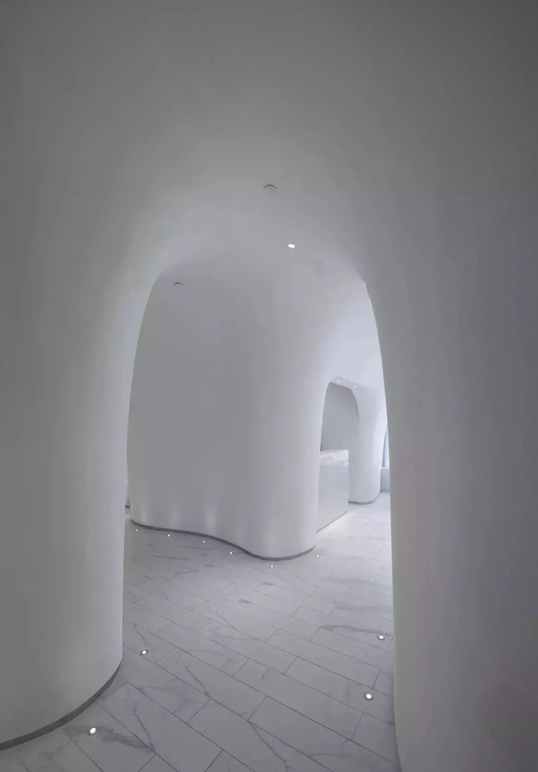 帶您看看上海一家時(shí)尚火鍋餐廳用“爵士白大理石”打造的內(nèi)裝視覺(jué)