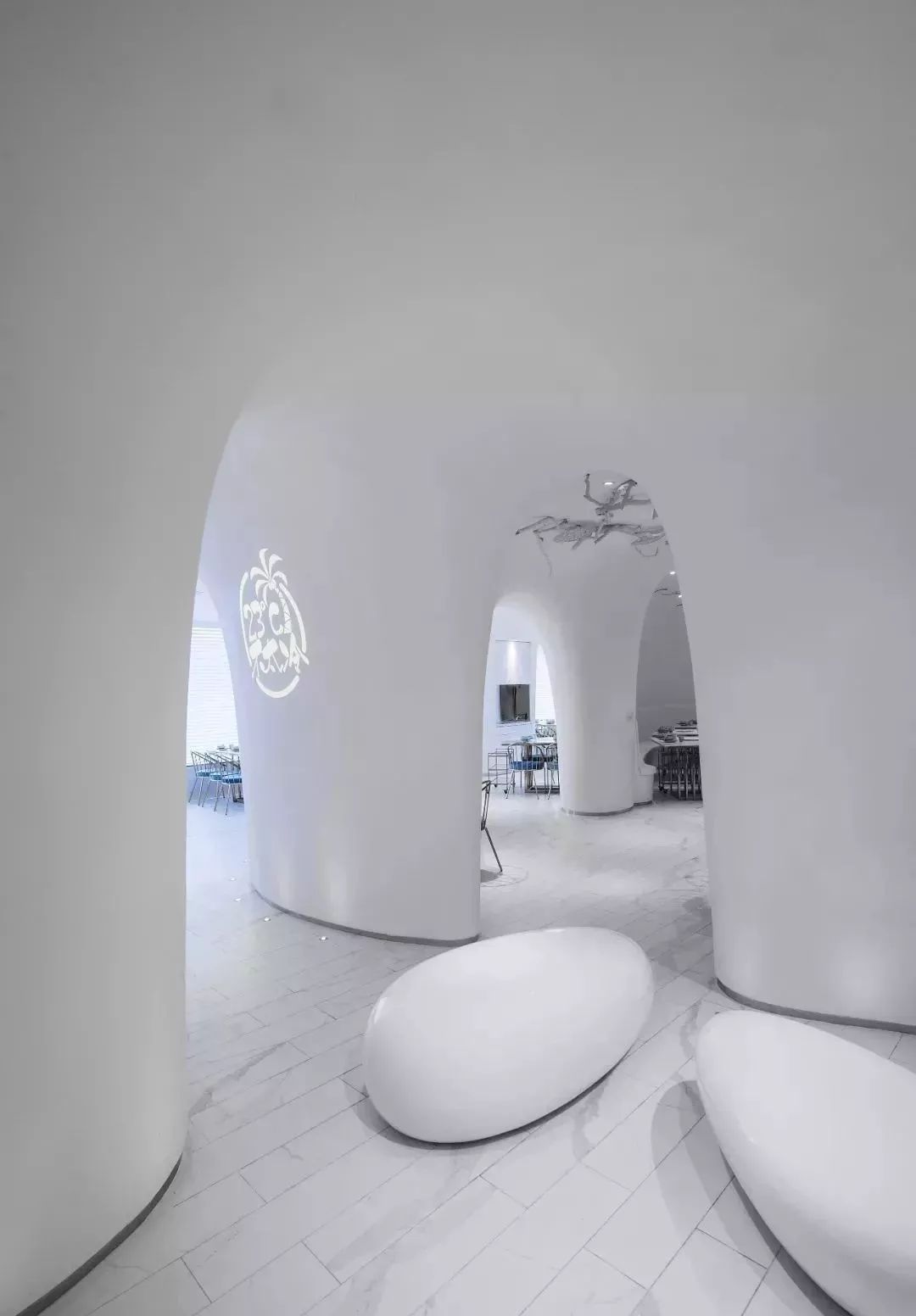 帶您看看上海一家時(shí)尚火鍋餐廳用“爵士白大理石”打造的內(nèi)裝視覺(jué)