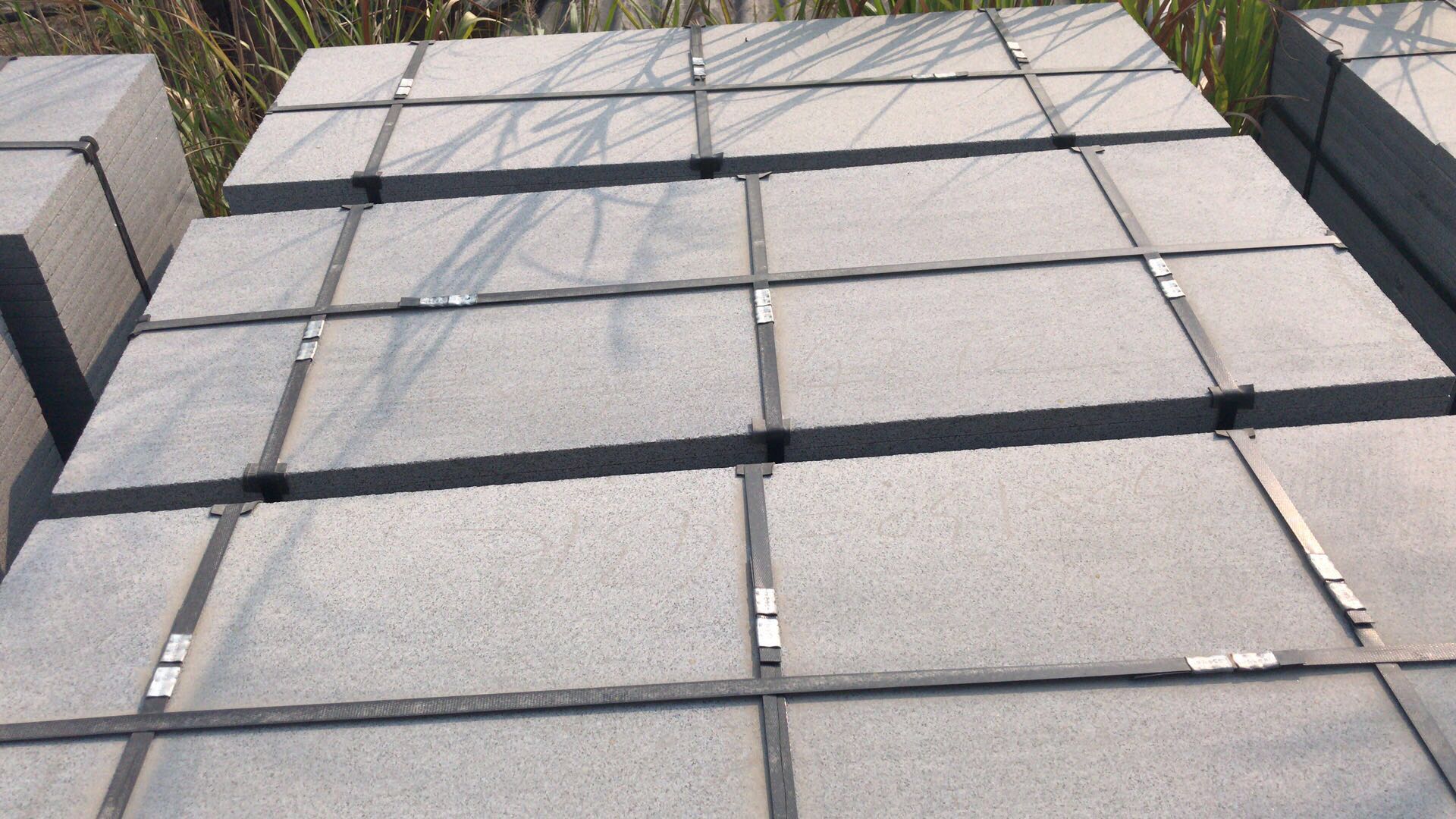 【恒鑨竽杰石材】主營花崗巖江西紅、新老礦芝麻黑654#