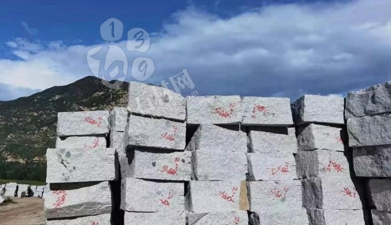 河北承德市隆化縣花崗巖礦區新品珍珠花石材